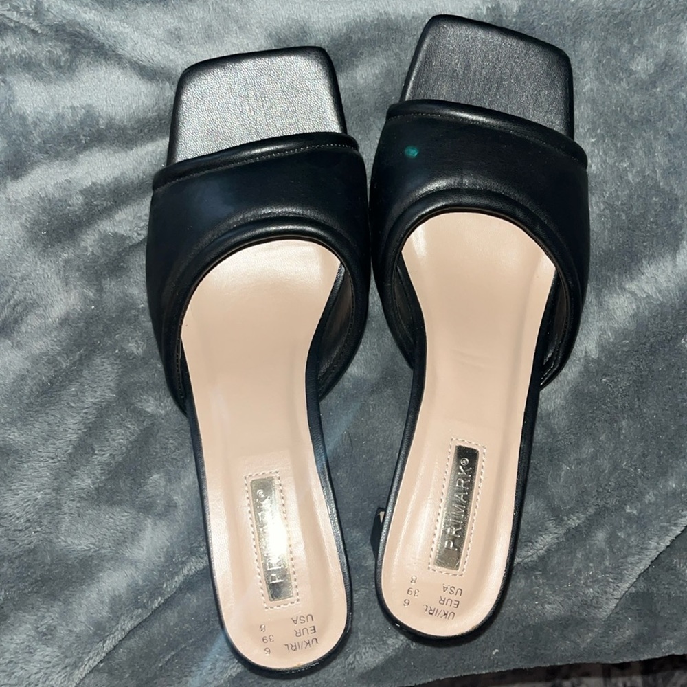 Black puffer heels